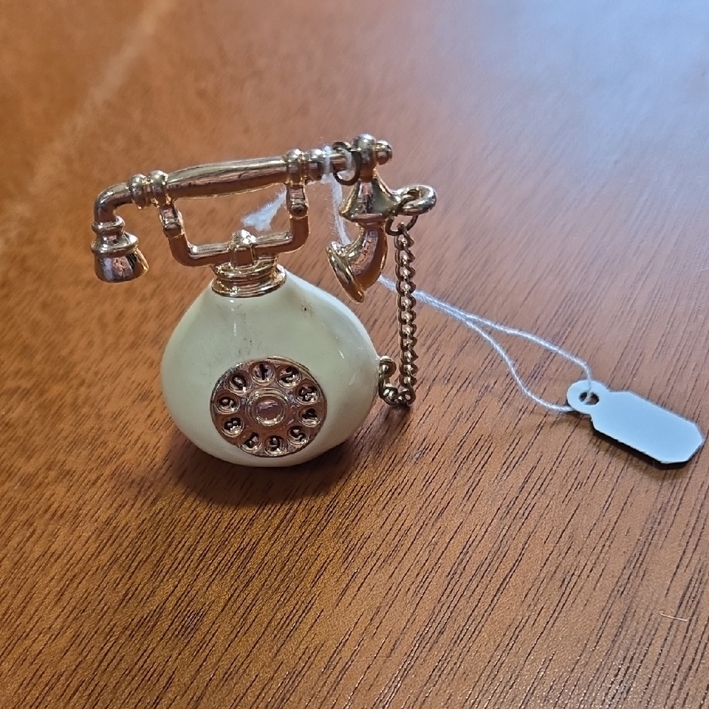 Vintage Style Cream and Gold Telephone Nicnak
